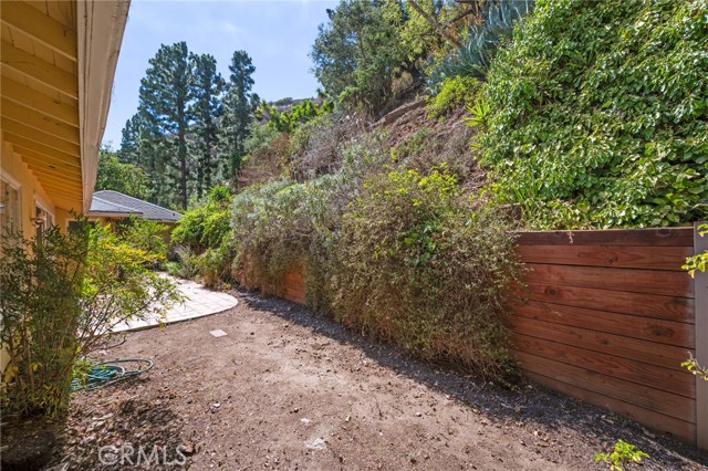 Detail Gallery Image 31 of 35 For 1601 Stone Canyon Rd, Los Angeles,  CA 90077 - 3 Beds | 3 Baths