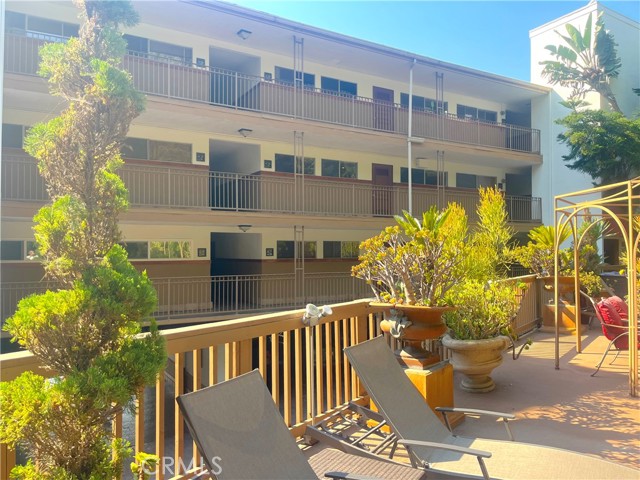 100 Cliff Drive, Laguna Beach CA: https://media.crmls.org/medias/bf60a3fd-ae37-43fb-9958-9844ab237e6b.jpg
