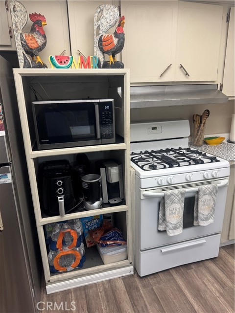 Detail Gallery Image 33 of 48 For 12700 Elliott Ave #406,  El Monte,  CA 91732 - 3 Beds | 2 Baths