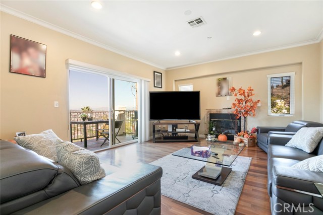 Detail Gallery Image 10 of 51 For 1301 Corona Dr, Glendale,  CA 91205 - 3 Beds | 5 Baths