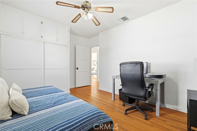 Detail Gallery Image 19 of 39 For 1025 N Screenland Dr, Burbank,  CA 91505 - 3 Beds | 2 Baths