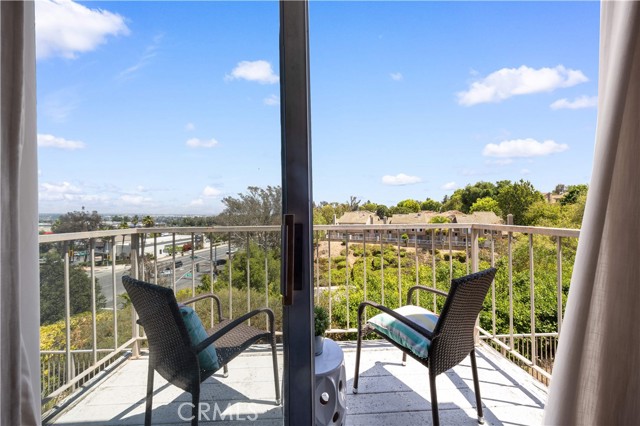 13199 Spire Circle, Chino Hills CA: https://media.crmls.org/medias/bf625ad9-ad2d-4f96-ac2e-2f9159af5efe.jpg