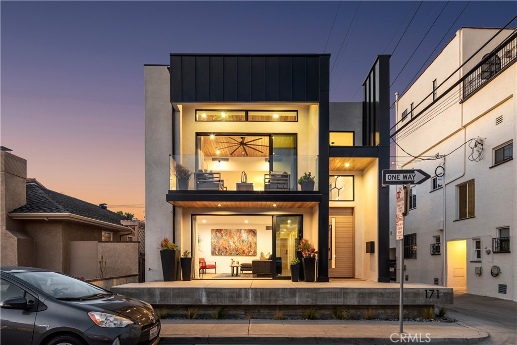 171 Savona Walk