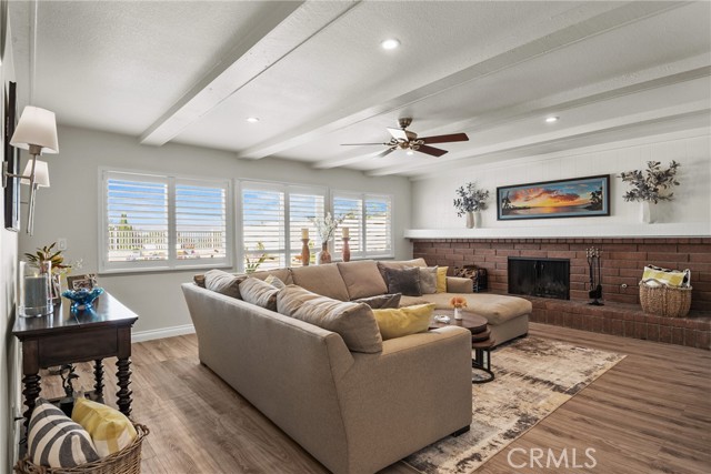 536 S Tumbleweed Road, Anaheim Hills CA: https://media.crmls.org/medias/bf62fbd4-5171-4f59-be7c-d202e3685ab8.jpg