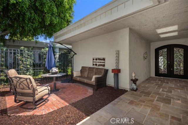 Detail Gallery Image 3 of 35 For 5562 via Portora a,  Laguna Woods,  CA 92637 - 2 Beds | 2 Baths