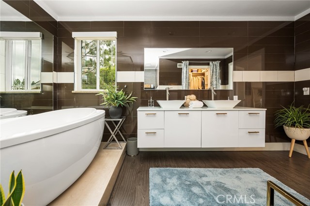 Detail Gallery Image 49 of 75 For 342 S Silverbrook Dr., Anaheim Hills,  CA 92807 - 5 Beds | 4 Baths