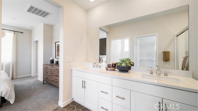 Detail Gallery Image 13 of 23 For 4463 S Patterson Paseo, Ontario,  CA 91762 - 4 Beds | 2/1 Baths