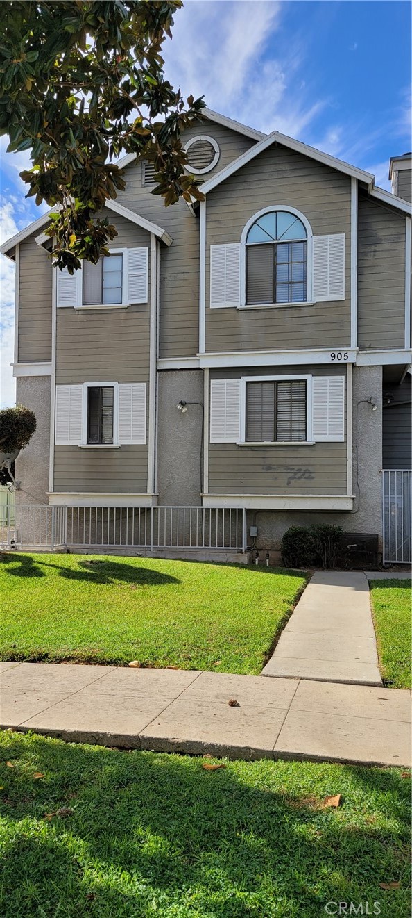 905 S S 2nd Street, Alhambra CA: https://media.crmls.org/medias/bf67834e-5365-49fb-aba6-e195a1d5ccb2.jpg