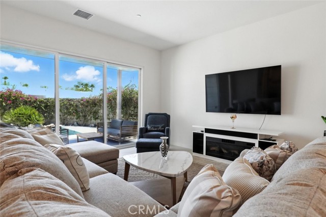 Detail Gallery Image 7 of 33 For 3345 Ambassador Dr, Palm Springs,  CA 92262 - 3 Beds | 2/1 Baths