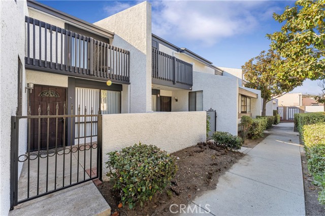 Detail Gallery Image 2 of 23 For 20805 E Calora St #G4,  Covina,  CA 91724 - 2 Beds | 2/1 Baths