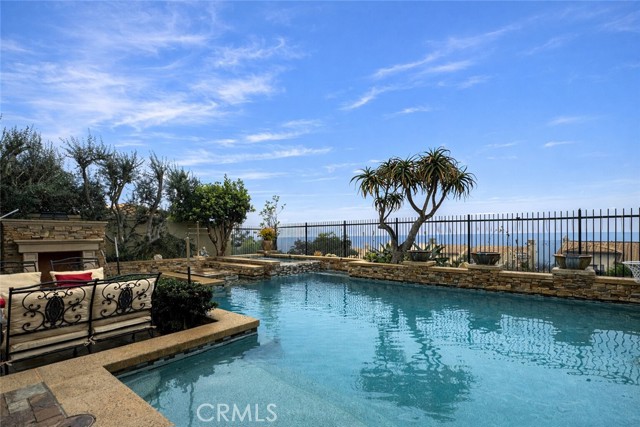 Detail Gallery Image 30 of 34 For 19 Momento, Irvine,  CA 92603 - 5 Beds | 4/1 Baths