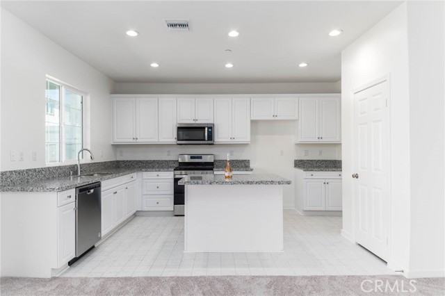 Image 3 of 8 For 9657 Summertime Ter