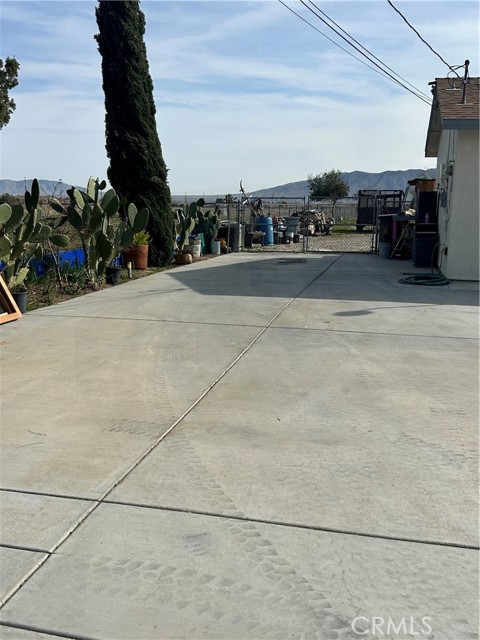 Detail Gallery Image 4 of 5 For 8915 3rd Ave, Hesperia,  CA 92345 - 2 Beds | 1 Baths