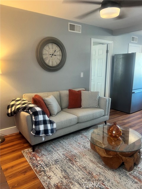 Detail Gallery Image 4 of 25 For 14035 Oakely Dr., Riverside,  CA 92503 - 1 Beds | 1 Baths