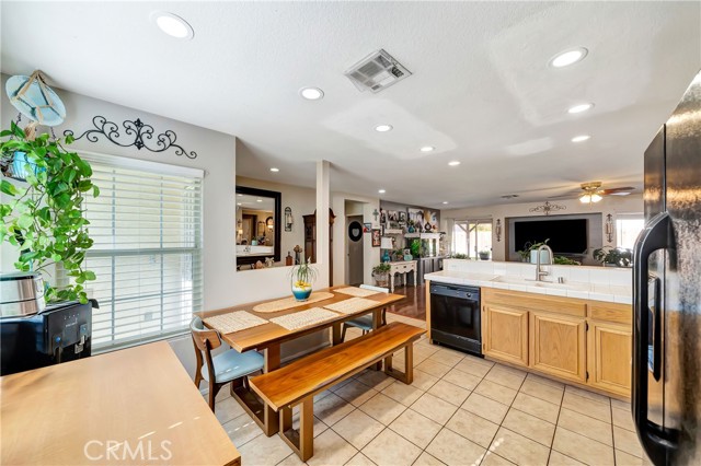 Detail Gallery Image 13 of 38 For 6041 Treehaven Ct, Lancaster,  CA 93536 - 3 Beds | 2 Baths