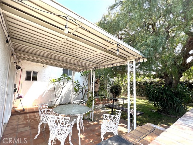 8940 Comet Circle, Westminster CA: https://media.crmls.org/medias/bf6bafa6-559c-488d-85c7-d186a051b9b3.jpg
