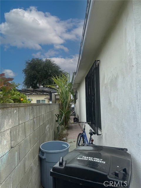 3743 W 112th Street, Inglewood CA: https://media.crmls.org/medias/bf6bb269-19b1-4205-ae1d-ca275745cc97.jpg
