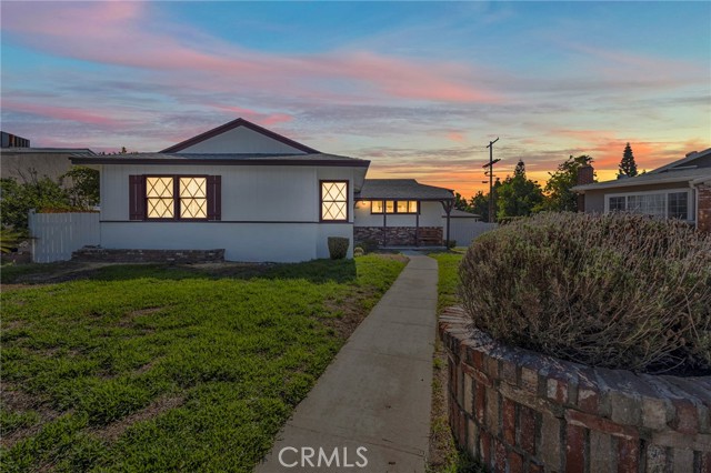 Detail Gallery Image 1 of 1 For 7846 Vanscoy Ave, North Hollywood,  CA 91605 - 3 Beds | 2 Baths