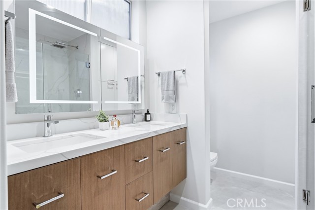 Detail Gallery Image 33 of 70 For 383 Bay Shore #203,  Long Beach,  CA 90803 - 2 Beds | 2 Baths