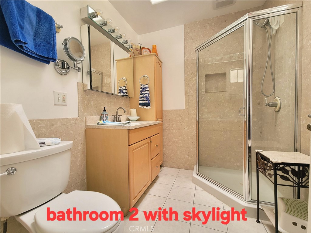 https://media.crmls.org/medias/bf6cd822-fba3-4d5a-a49f-8dfd68adc8b7.jpg?preset=X-Large