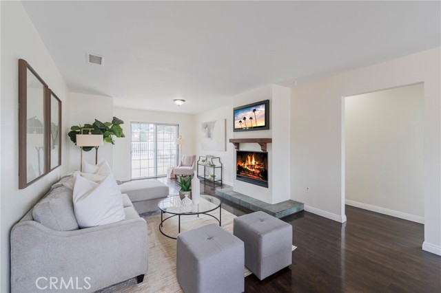 Detail Gallery Image 8 of 37 For 2127 W Sunrise Ave, Anaheim,  CA 92801 - 3 Beds | 1/1 Baths