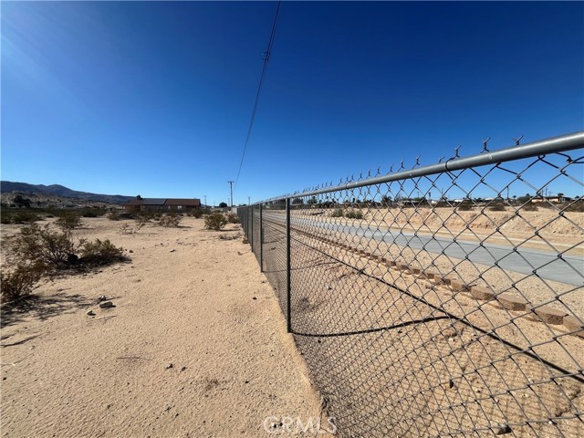 Detail Gallery Image 4 of 8 For 73624 Buena Vista Dr, Twentynine Palms,  CA 92277 - – Beds | – Baths