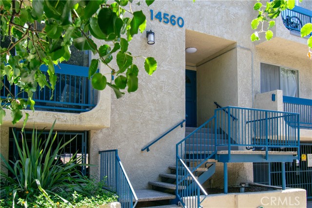 14560 Clark Street, Sherman Oaks CA: https://media.crmls.org/medias/bf6edc49-731a-44a8-93db-4752206e15ea.jpg