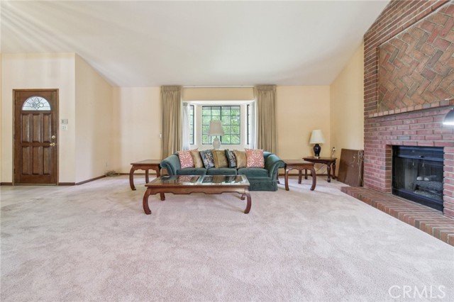 Detail Gallery Image 5 of 27 For 13650 Fenton Ave, Sylmar,  CA 91342 - 4 Beds | 2/1 Baths
