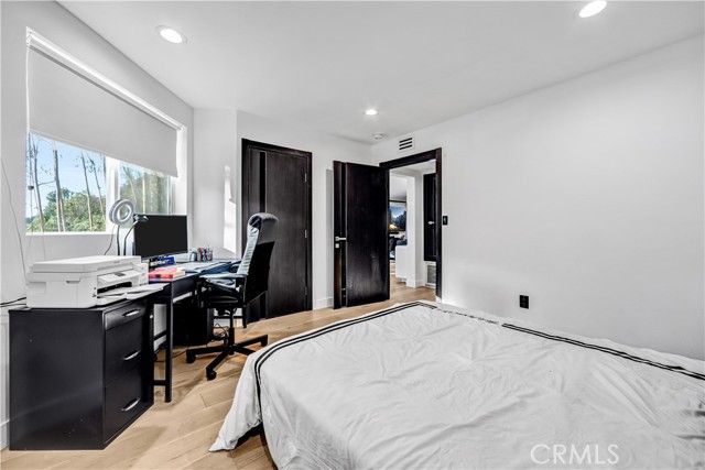 Detail Gallery Image 16 of 29 For 6672 Lakeridge Rd, Los Angeles,  CA 90068 - 3 Beds | 3 Baths