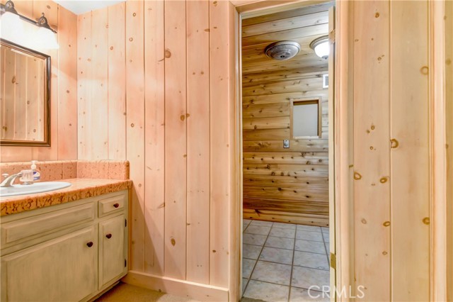 Detail Gallery Image 20 of 22 For 195 Birchwood Dr, Lake Arrowhead,  CA 92352 - 3 Beds | 3/1 Baths