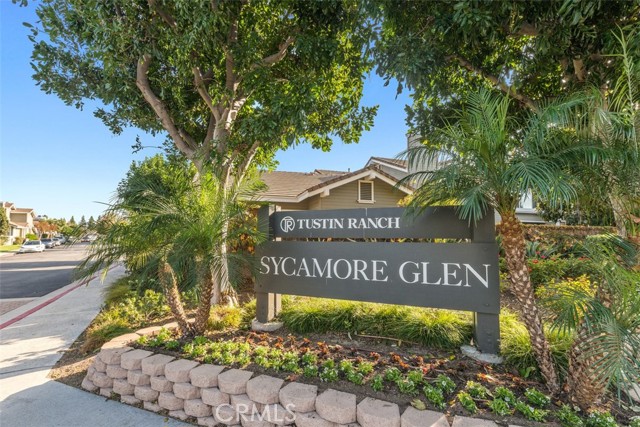 13562 Mahogany Place, Tustin CA: https://media.crmls.org/medias/bf726d7d-a8f3-4851-9132-a1c4bc22809b.jpg