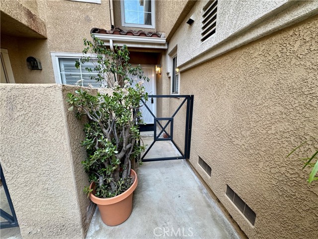 Detail Gallery Image 4 of 39 For 2001 via Como #103,  Corona,  CA 92881 - 2 Beds | 2/1 Baths