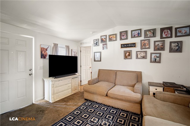 348 Petrol Rd #366, Bakersfield CA: https://media.crmls.org/medias/bf727de2-b88e-43fb-beb1-3ca073423e17.jpg