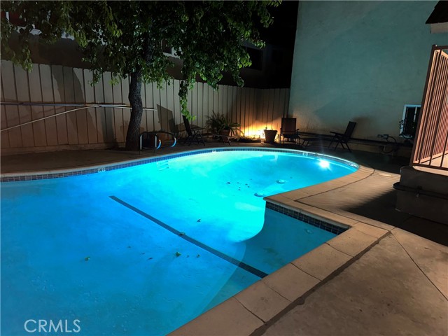 Detail Gallery Image 27 of 28 For 18631 Collins St #28,  Tarzana,  CA 91356 - 2 Beds | 2/1 Baths