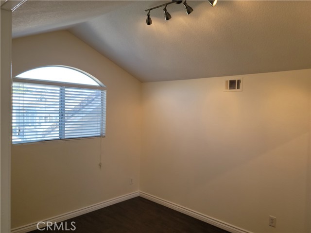 Detail Gallery Image 14 of 37 For 682 Azure Ln #1,  Corona,  CA 92879 - 3 Beds | 2 Baths