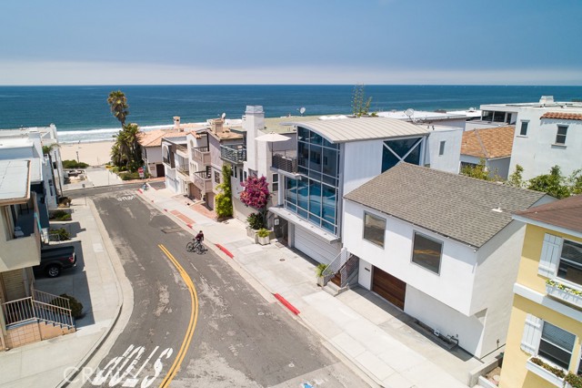 137 15th Street, Manhattan Beach, California 90266, 2 Bedrooms Bedrooms, ,2 BathroomsBathrooms,Residential,Sold,15th,SB22082552