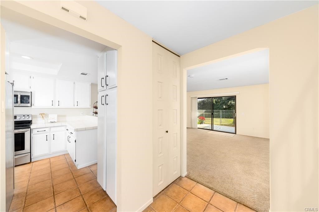 Detail Gallery Image 5 of 29 For 605 E Palm Ave, Redlands,  CA 92374 - 3 Beds | 2/1 Baths