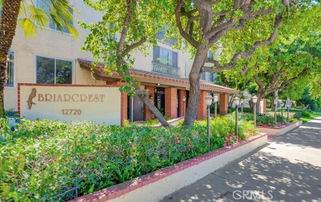 Detail Gallery Image 2 of 15 For 12720 Burbank #114,  Valley Village,  CA 91607 - 2 Beds | 2 Baths