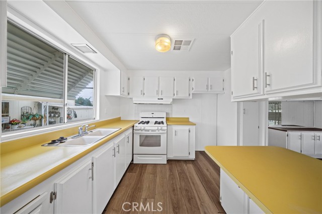 Detail Gallery Image 7 of 32 For 575 S Lyon Ave #147,  Hemet,  CA 92543 - 2 Beds | 2 Baths