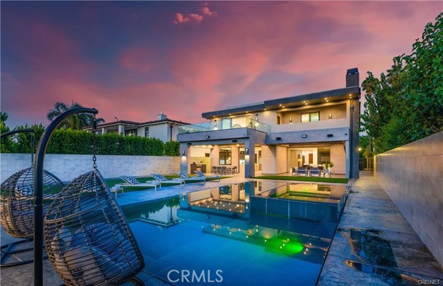 5239 Avenida Hacienda, Tarzana CA: https://media.crmls.org/medias/bf765f85-8832-48dd-aa5d-dce2daf6d947.jpg