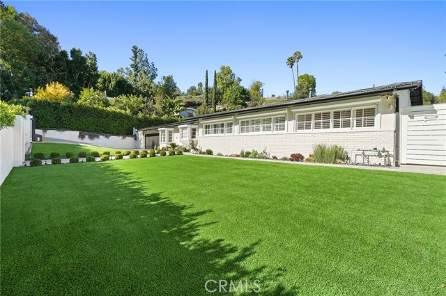 Detail Gallery Image 4 of 52 For 20171 Allentown, Woodland Hills,  CA 91364 - 3 Beds | 4 Baths