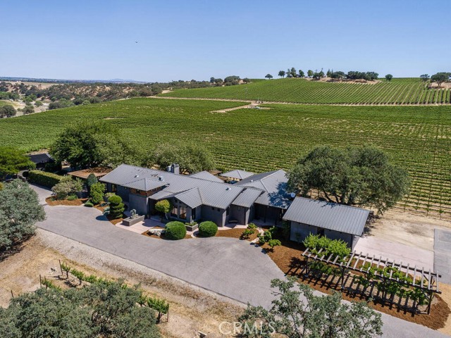 Detail Gallery Image 39 of 74 For 7790 Airport Rd, Paso Robles,  CA 93446 - 6 Beds | 5/2 Baths