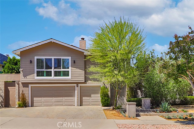 Detail Gallery Image 1 of 74 For 17141 Superior St, Northridge,  CA 91325 - 6 Beds | 4 Baths