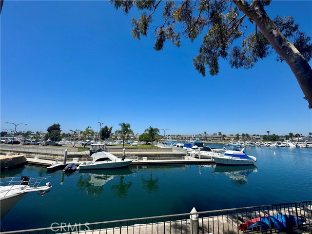 Detail Gallery Image 1 of 1 For 5129 Marina Pacifica Dr, Long Beach,  CA 90803 - 2 Beds | 2 Baths