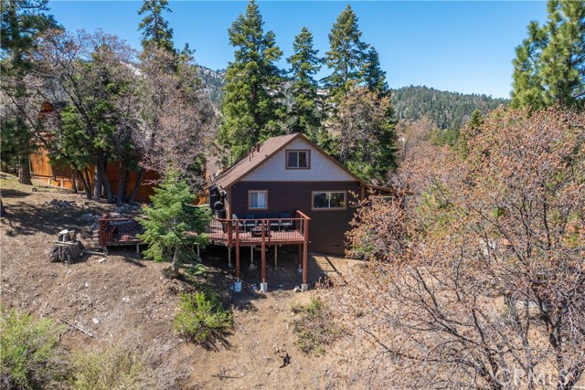 Detail Gallery Image 9 of 43 For 43418 Ridge Crest Dr, Big Bear Lake,  CA 92315 - 2 Beds | 2 Baths