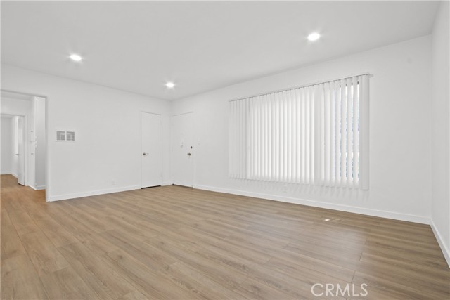 1118 S Fairfax Avenue, Los Angeles CA: https://media.crmls.org/medias/bf7a9b4d-e4bd-4aca-a8d0-ddcbc4a92867.jpg