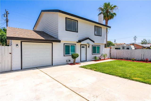 Detail Gallery Image 2 of 22 For 5329 Odell St, Jurupa Valley,  CA 92509 - 5 Beds | 2 Baths