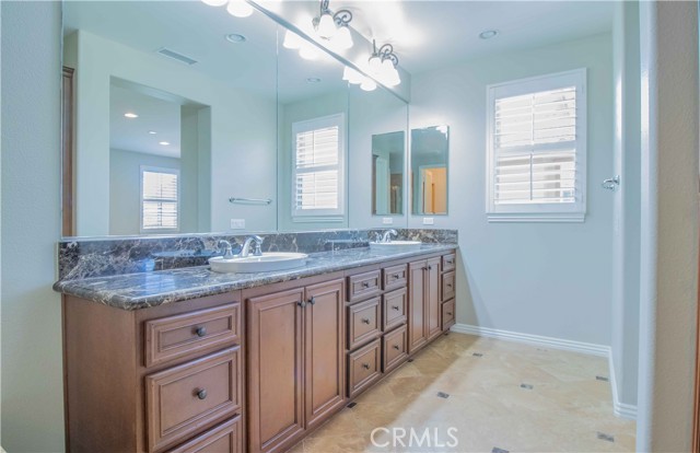 Detail Gallery Image 30 of 41 For 4684 Luna Ct, Calabasas,  CA 91302 - 4 Beds | 4/1 Baths