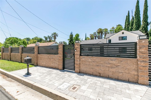 17800 Raymer Street, Sherwood Forest CA: https://media.crmls.org/medias/bf7b7c51-46ae-457c-8182-14df0cce70dd.jpg