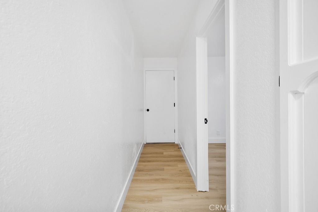 https://media.crmls.org/medias/bf7c467c-823f-48ee-9fa4-27c7602701ca.jpg?preset=X-Large